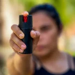 Mulheres maiores de 18 anos poderão comprar e portar spray de pimenta para defesa pessoal