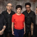 Banda Pato Fu se apresenta na Praça Milton Campos, em Betim