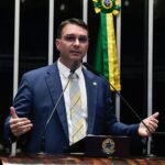Filiação ao Missão impede registro de Flávio Bolsonaro no TSE
